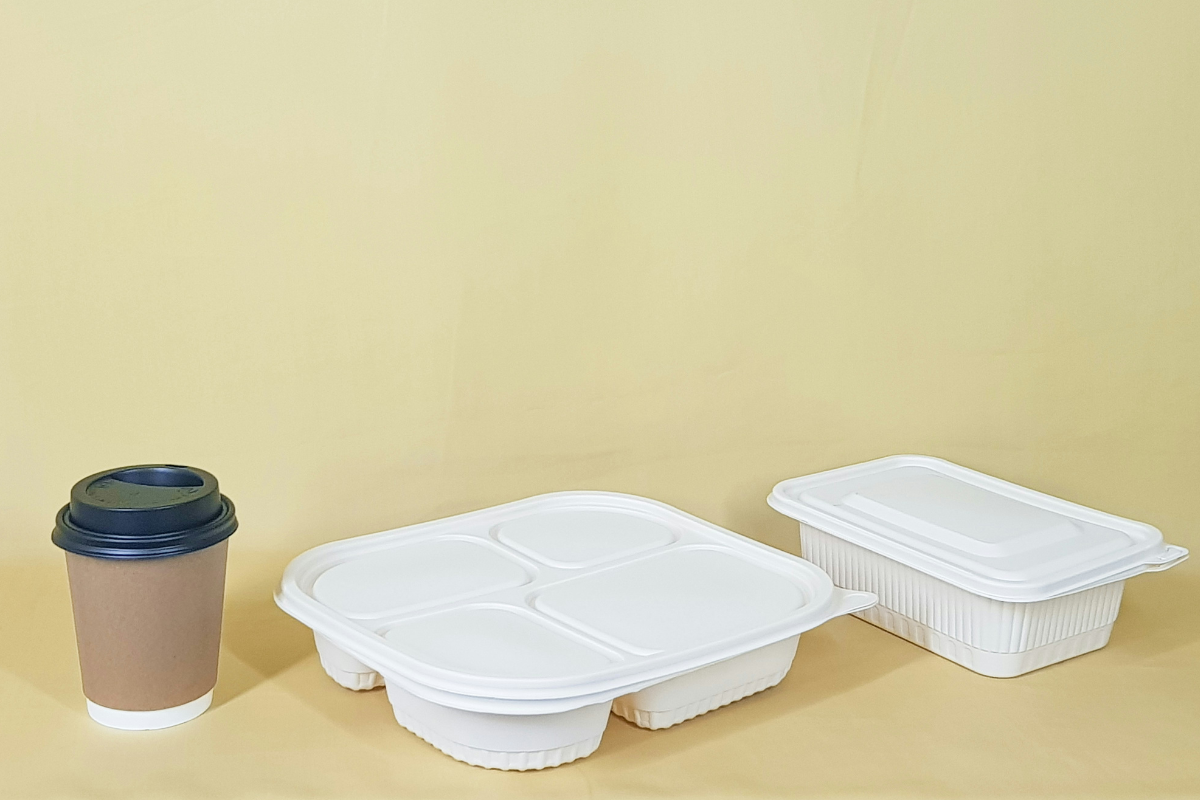 How long can food stay in a lunch box with an ice pack?